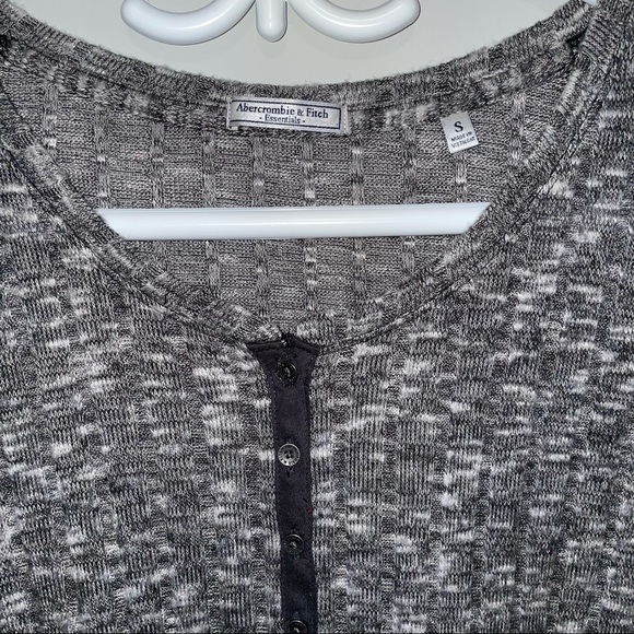 Abercrombie Heather Grey Henley - Picture 2 of 3